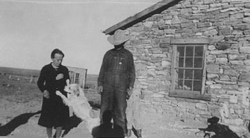 <George and Maud Turner at their Ramon NM House>