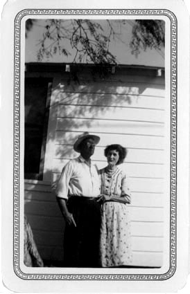 <Hardy and Bessy Downer, Johnie Turner's father and step mother. Year: 1949.>