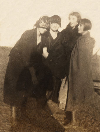 <billie jean with three ladies wearing heavy coats>