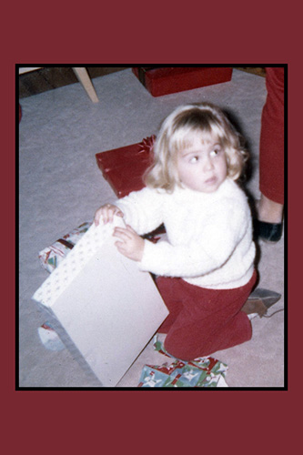 <kelly opening christmas present>