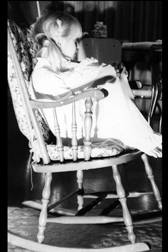 <kelly rocking chair>