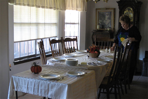<janell's thanksgiving table>