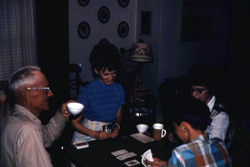 <playing cards at portales>